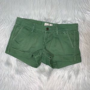 Abercrombie & Fitch size 0 green shorts D04
